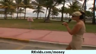 欧美日韩人妻激情-第一次与男友以外的男人在行使中车震!